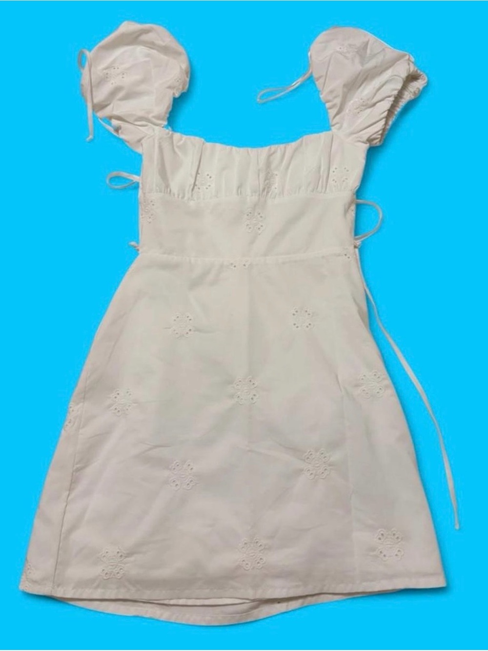 NWOT VIRAL White Eyelet Puff-Sleeve Dress